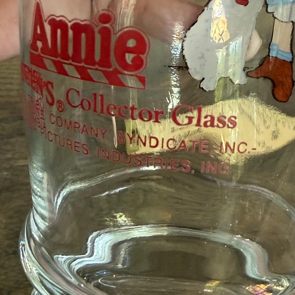 Annie‎ and Sandy Collector Glass 1982 Movie Promo Swensen's